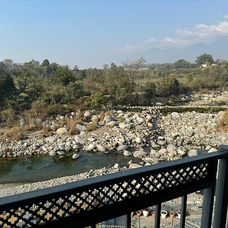 Hotel River Retreat Kangra Kültér fotó
