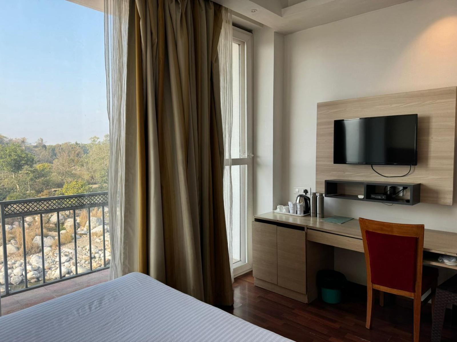 Hotel River Retreat Kangra Kültér fotó