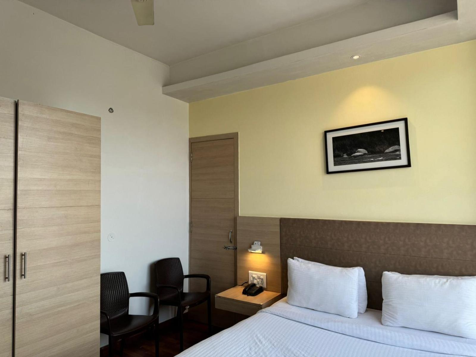 Hotel River Retreat Kangra Kültér fotó