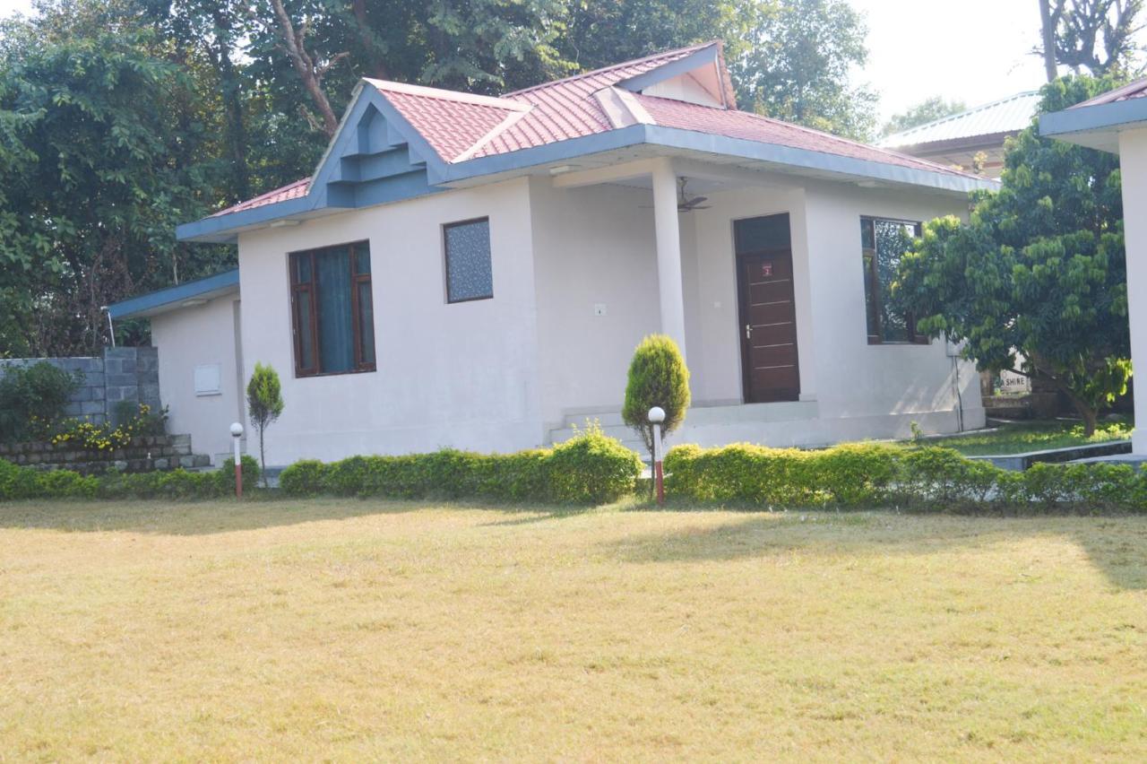 Hotel River Retreat Kangra Kültér fotó
